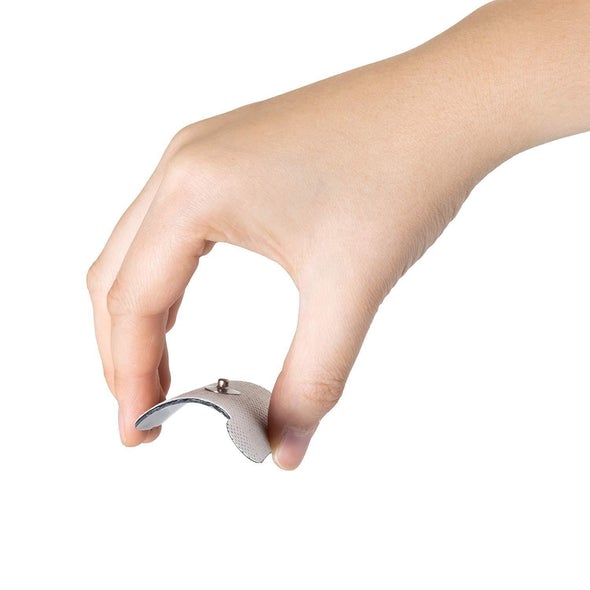 AccuRelief Dual Channel TENS Pain Relief System Electrode Pad Bent Image of the bending of the electrode pad.